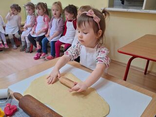 received 697199352567660