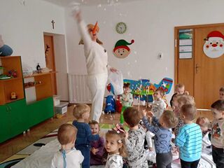 86018D79 DB6E 41B7 B2C4 5D9E946A7900